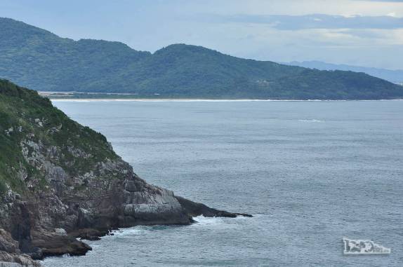 Vista do costão na trilha da Lagoinha, na costa sul de Florianópolis, em Santa Catarina